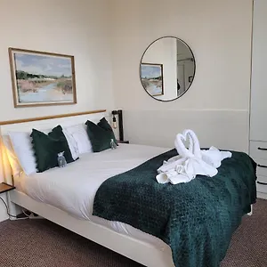  Apartment Seaview Ground Floor Flat Fast Wifi & Free Parking United Kingdom